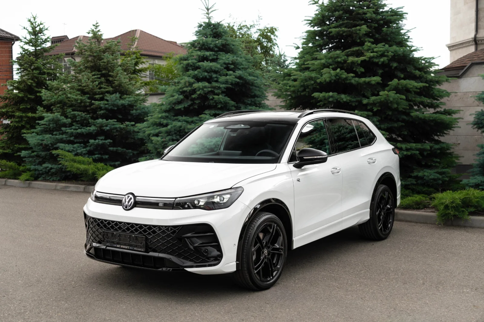 Volkswagen Tiguan L Pro