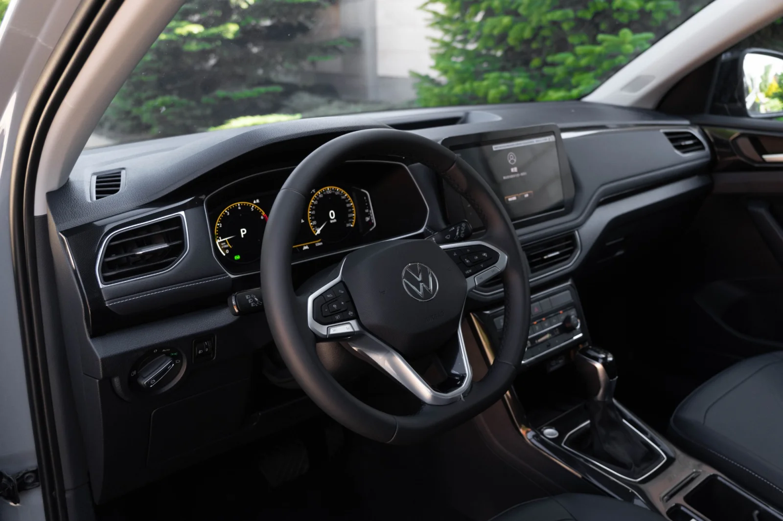 Volkswagen Tharu XR — фотография 7