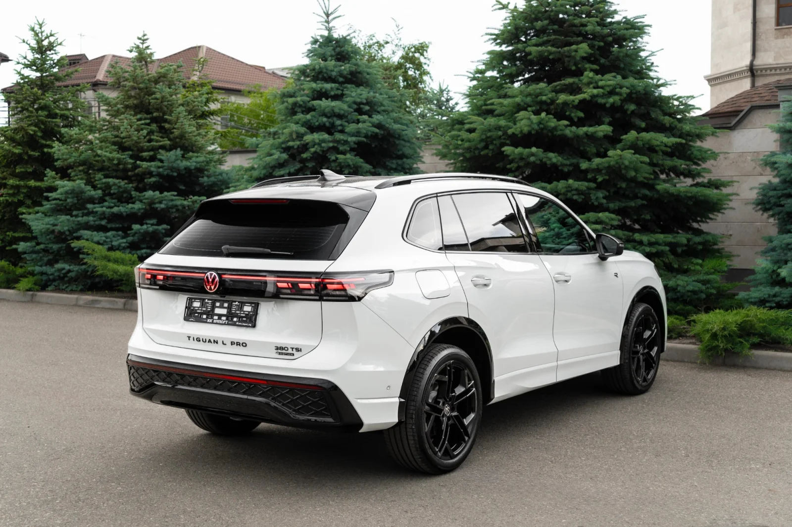 Volkswagen Tiguan L Pro — фотография 3