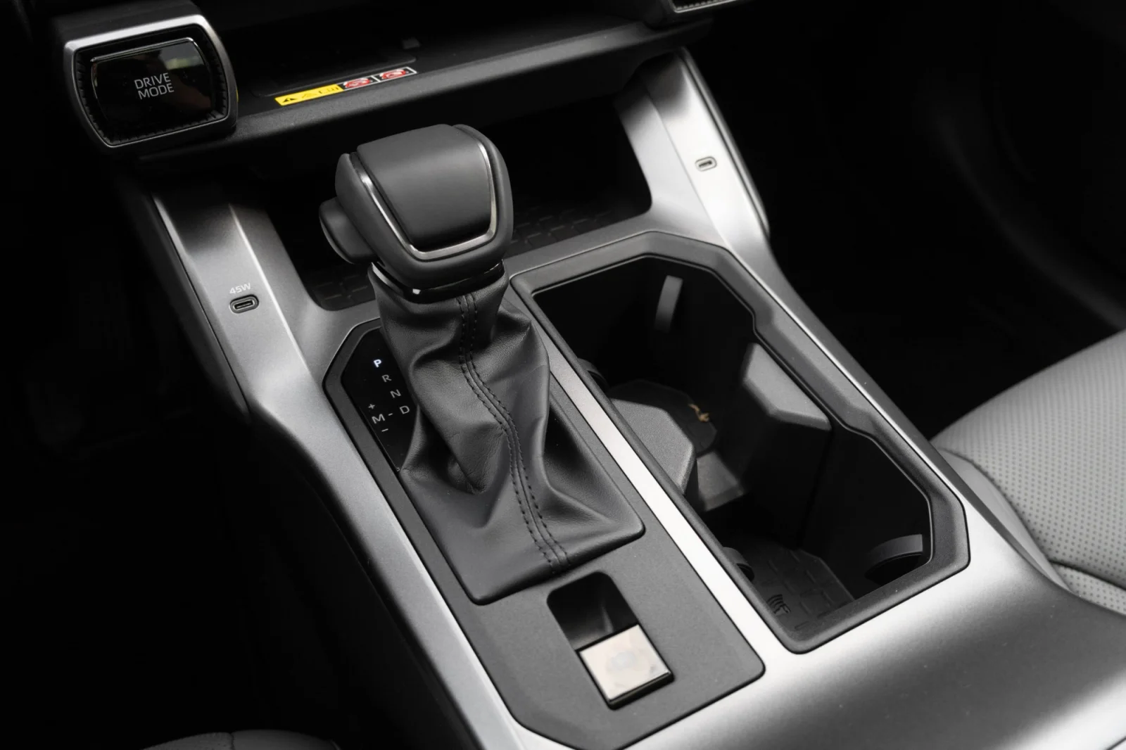 Toyota RAV4 — фотография 10